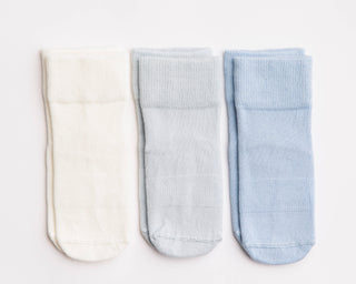 Casen - Non-Slip Baby Socks in Ivory, Powder and Baby Blue : 0 - 6M - Lindsey Paige