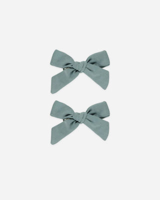 blue bows