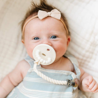 Roper Cutie Clip (Pacifier Clip): Blue Clear - Lindsey Paige